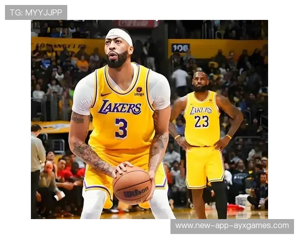 史密斯全场0罚球砍下25分，湖人队史达此数据最年轻球员，湖人送走的年轻球员